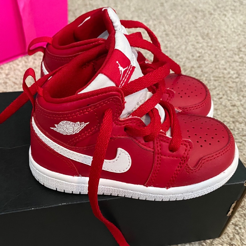 Jordan 1 Mid